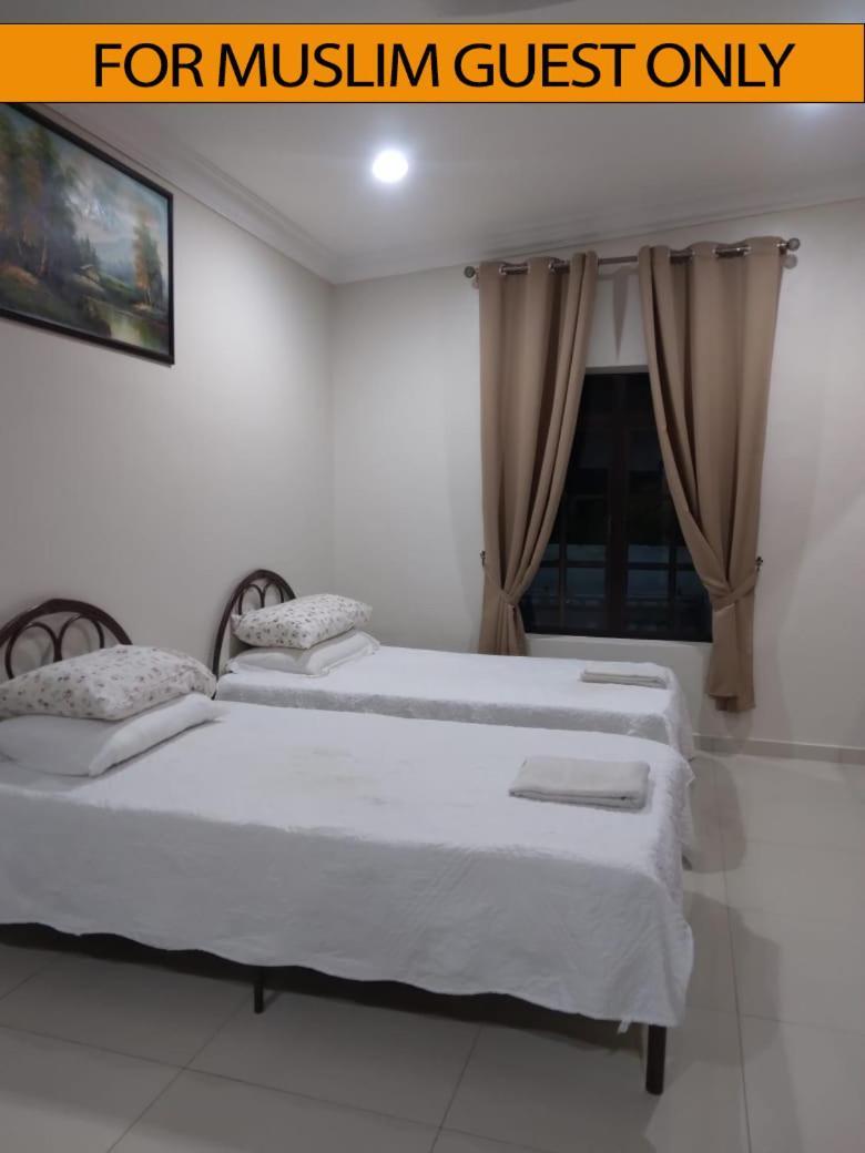 Yasmeen Studio Roomstay Kijal - Room 1 - For Two Person Islam Guest Only Kültér fotó